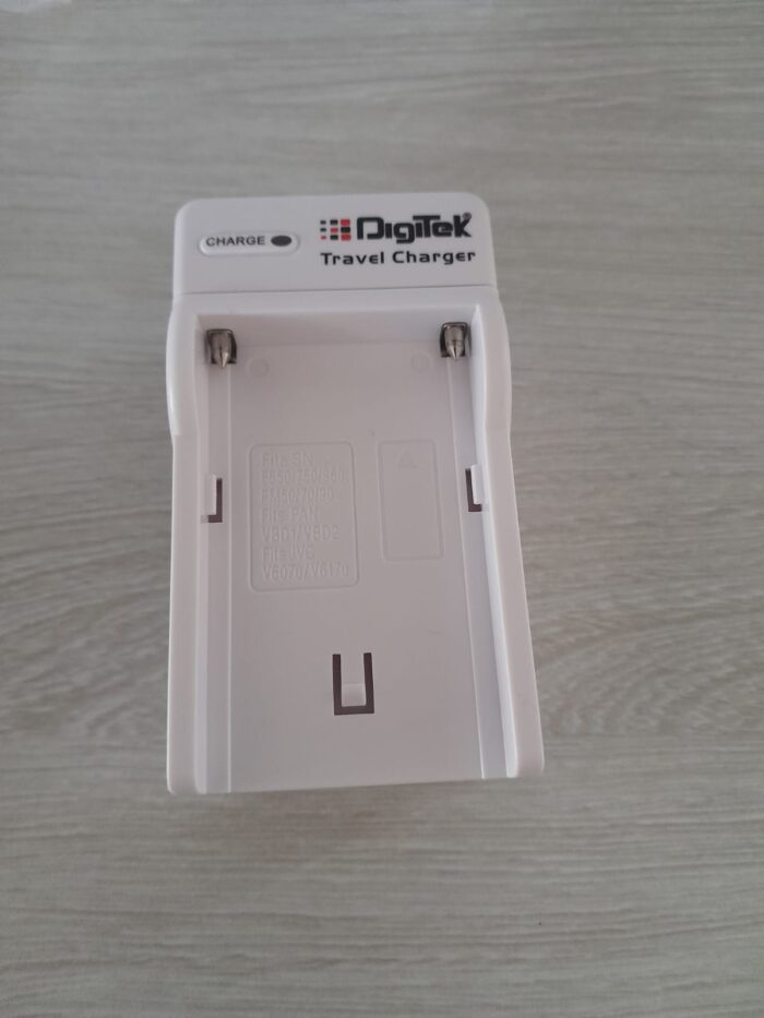 Digitek High Speed Battery Charger