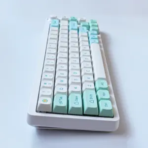 Ice Crystal Mint Keycaps – XDA Profile PBT Dye Sublimation Keycaps (133 Keys)